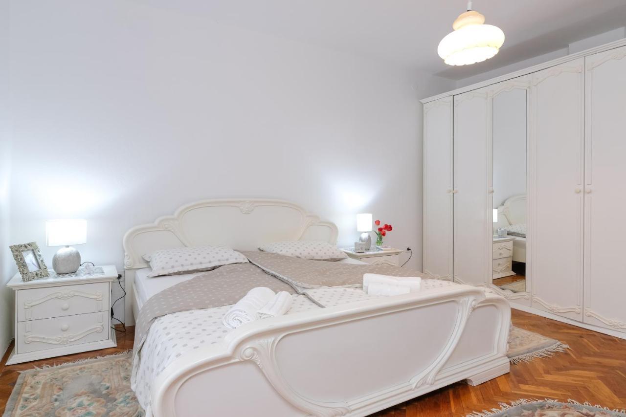The Cosmic Gate Apartments Високо Экстерьер фото