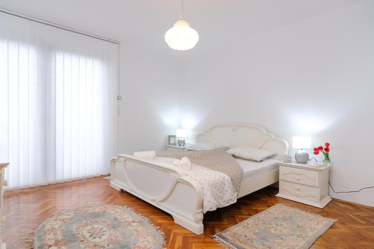 The Cosmic Gate Apartments Високо Экстерьер фото